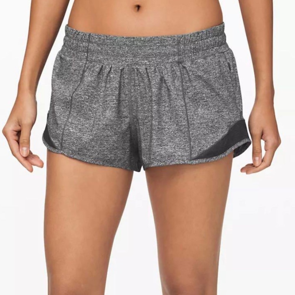✨SOLD✨ Lululemon Low-Rise Hotty Hot Shorts 2.5”